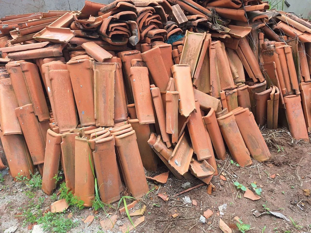 Telhas de barro usadas