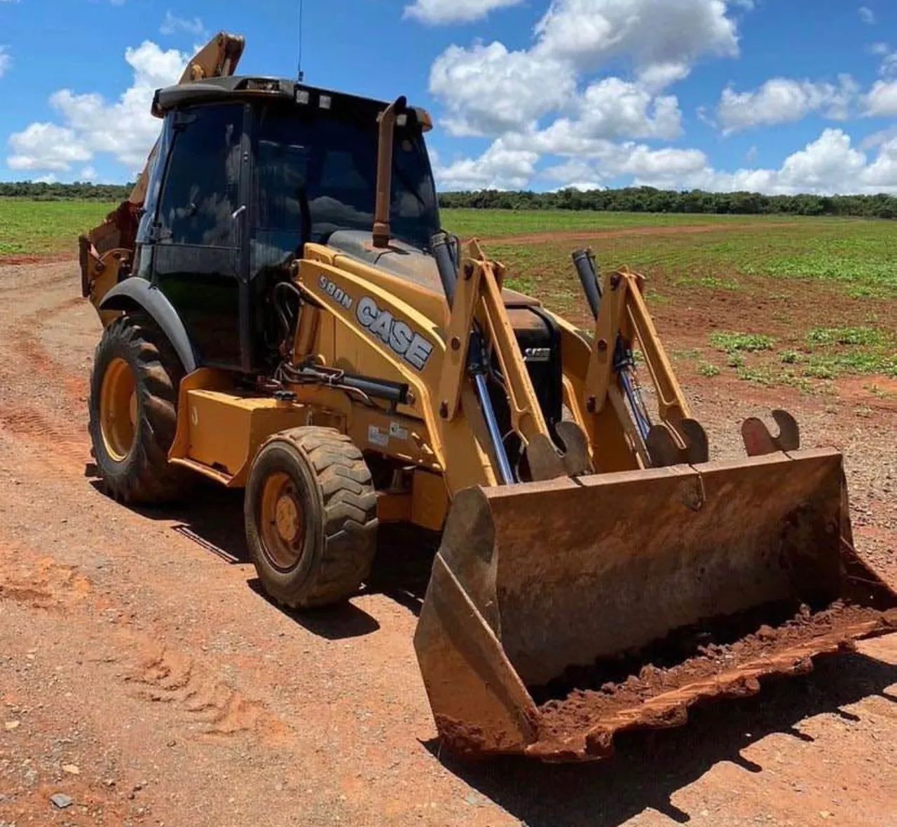 Retroescavadeira Case 580N - Parcele 