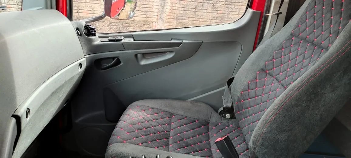 Mb atego 2425 6x2/carroceria/2011 - Foto 3