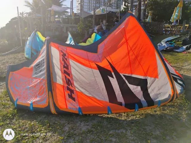 Kite Surf NAISH 09 Modelo Pivot Com barra e Mochila Ano 2017 Revisado com garantia