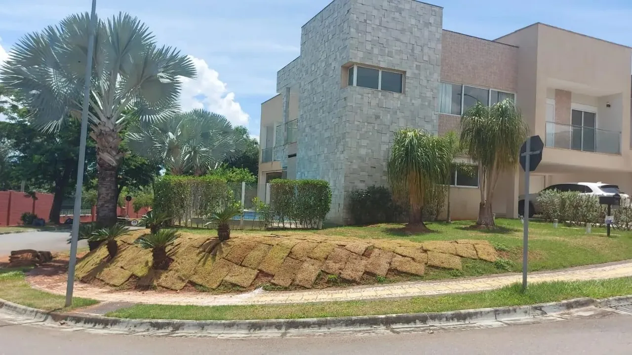 Sobrado à Venda em Goiânia, com 6 Suítes no Jardins Verona