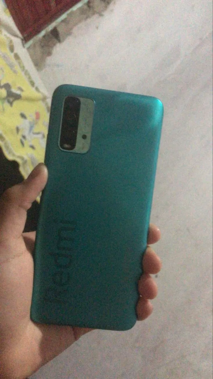 Funciondo perfeitamente sem marcas de uso sempre na pelicula