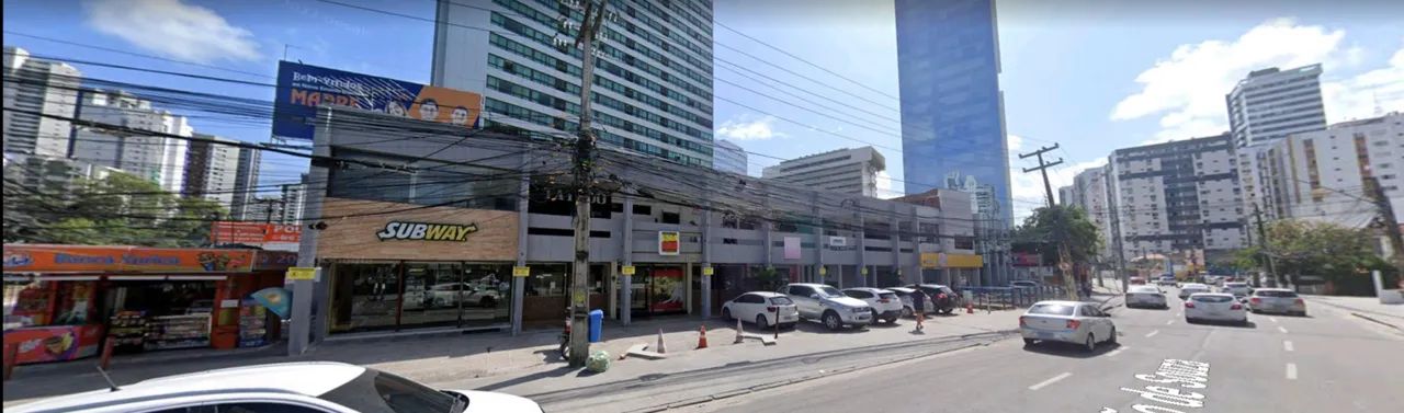 Em frente ao hospital Alfa Sala Comercial com +/- 44m²