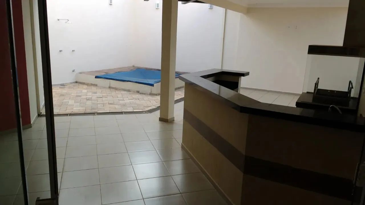 Sobrado para venda possui 200 metros quadrados com 3 quartos em Residencial Sauípe - Bauru - Foto 2