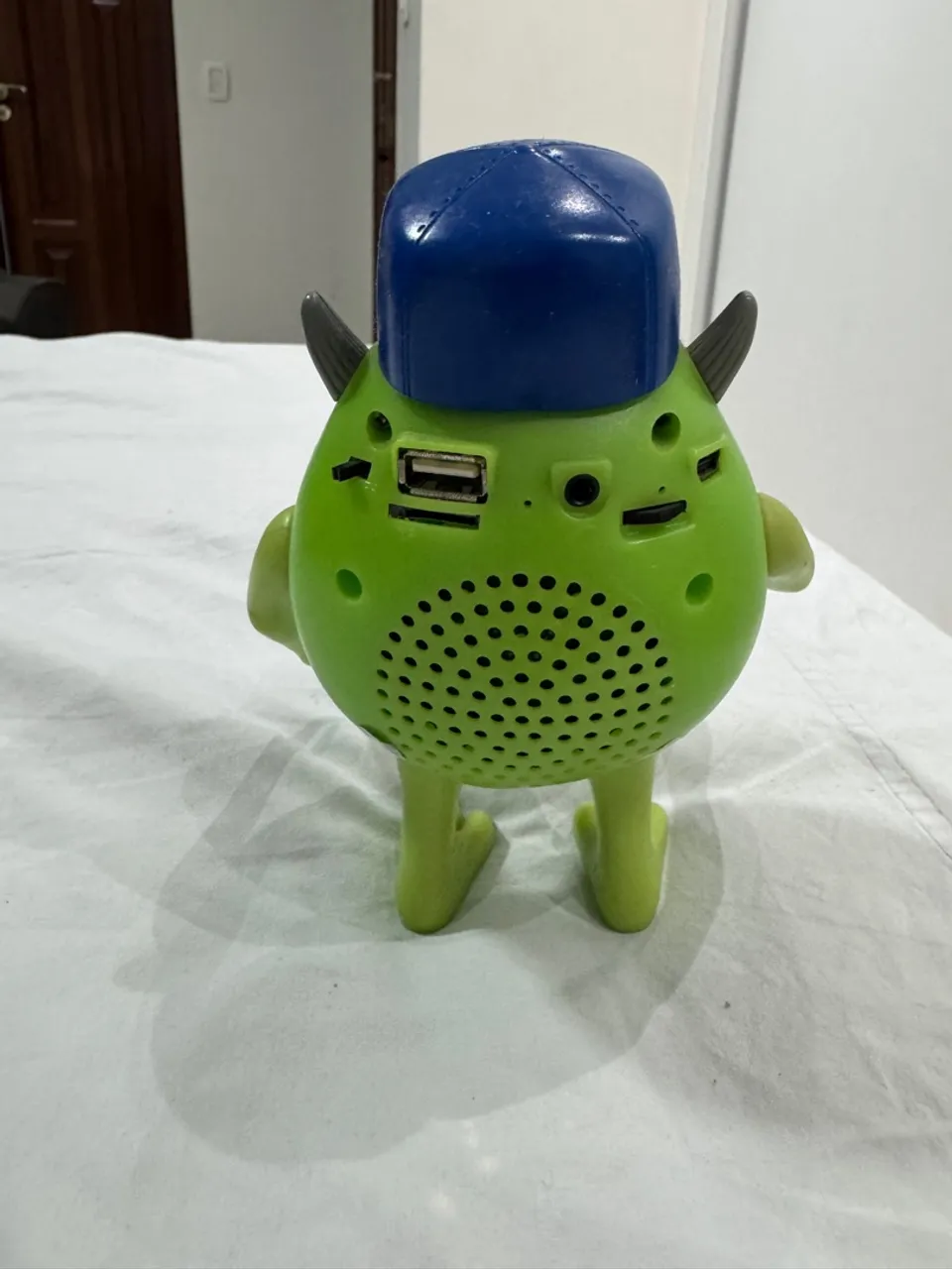 Caixa de Som Bluetooth Monstros SA