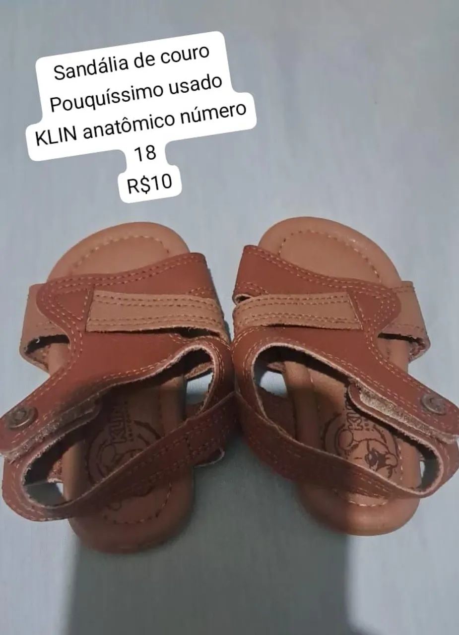 Kit de roupas e sapatos<br>Número 22<br>R$10