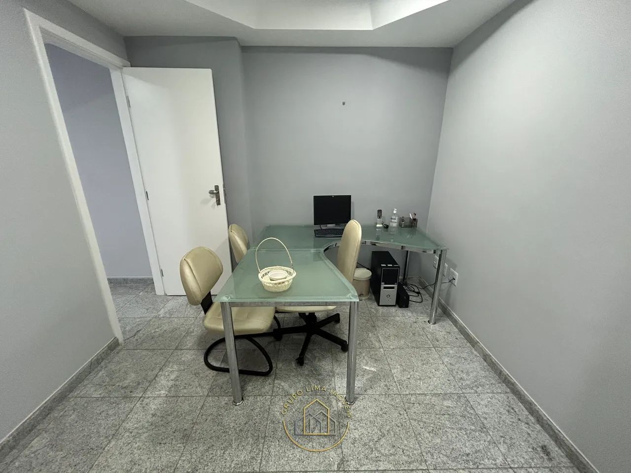 Sala comercial com 2 salas privativas, recepção 2 ambientes, cozinha e banheiro no Centro, - Foto 3