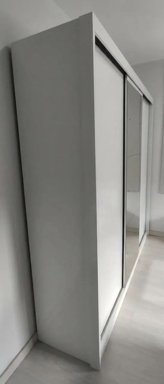 Guarda-Roupa Casal 2,40m com Espelho Inteiro, Gavetas e Cabideiros Branco - Foto 2