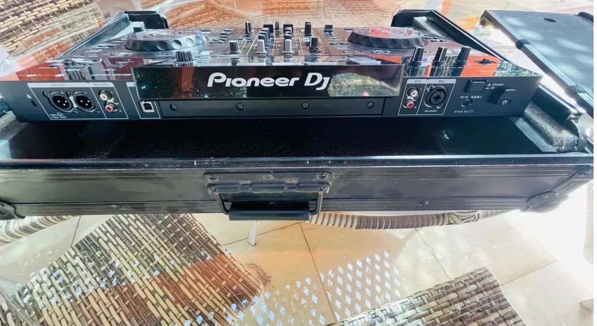 Controladora Pioneer XDJ RR com Case - Foto 5