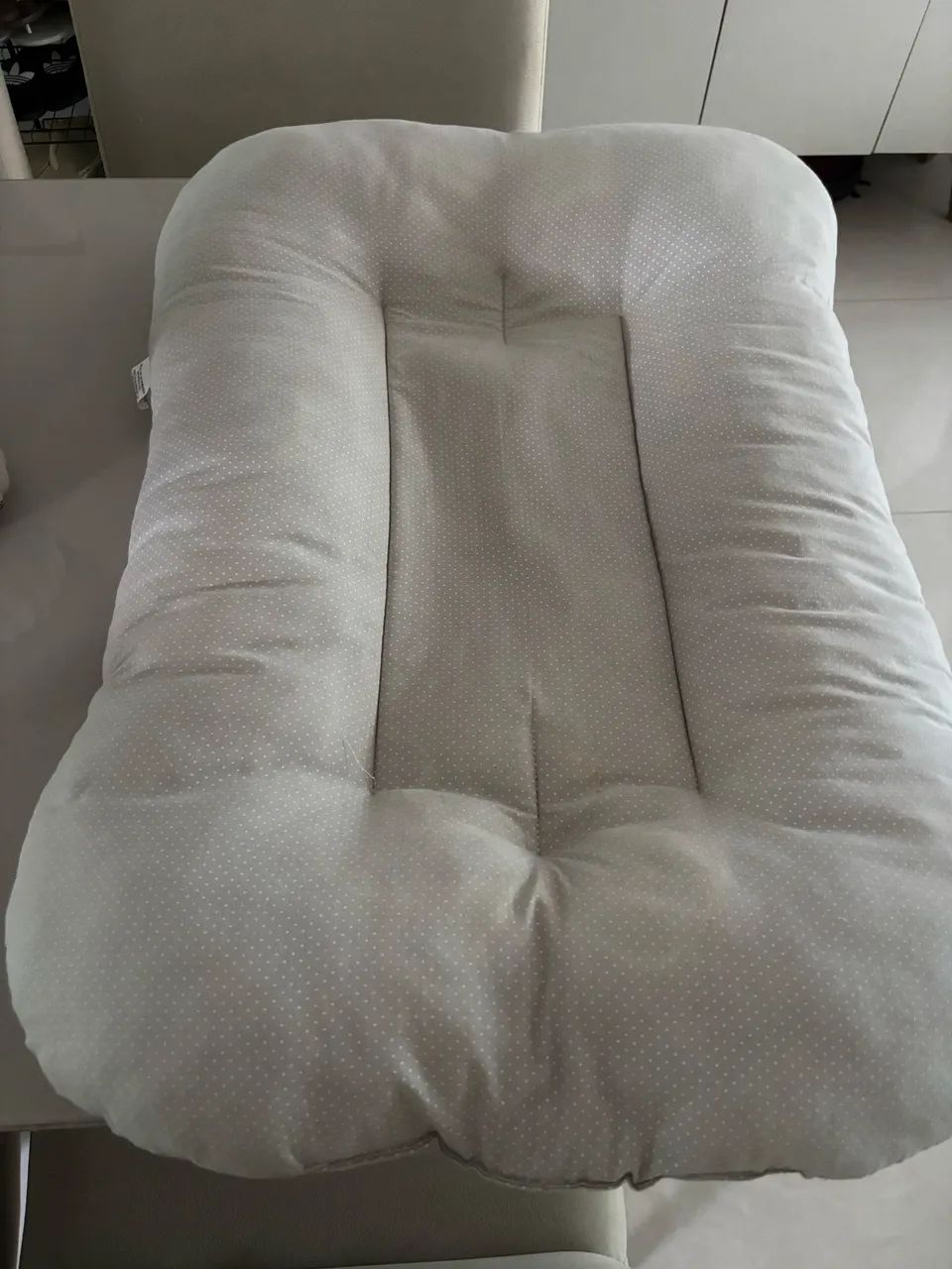 Ninho redutor de berço (branco com poás)