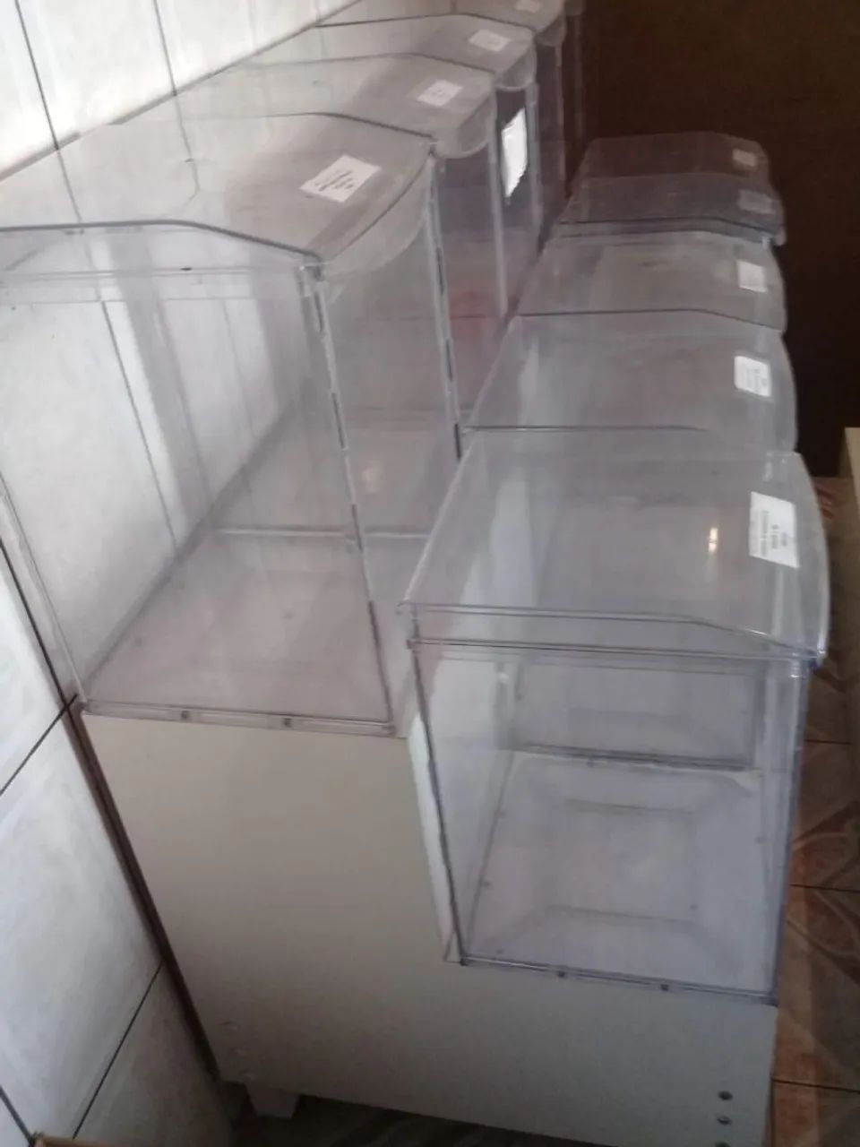 Balcão com potes de acrílico  - Foto 2