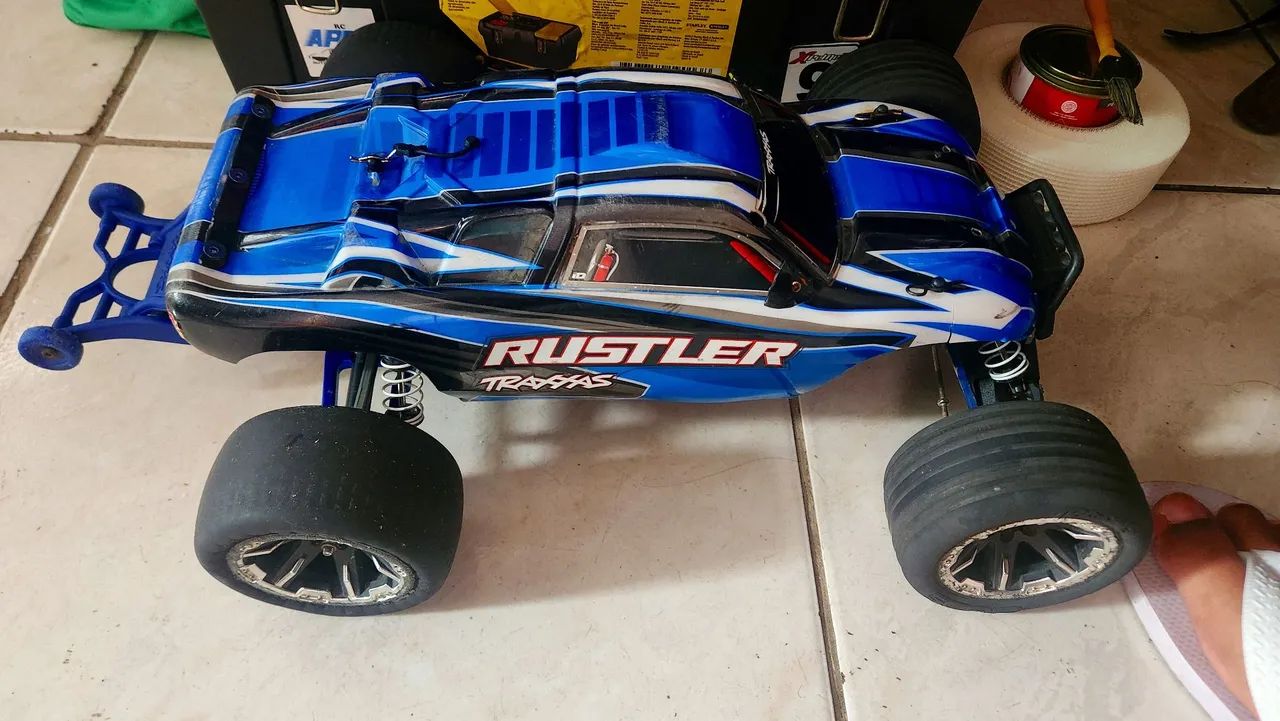 Automodelo Traxxas Rustler 2wd 3s