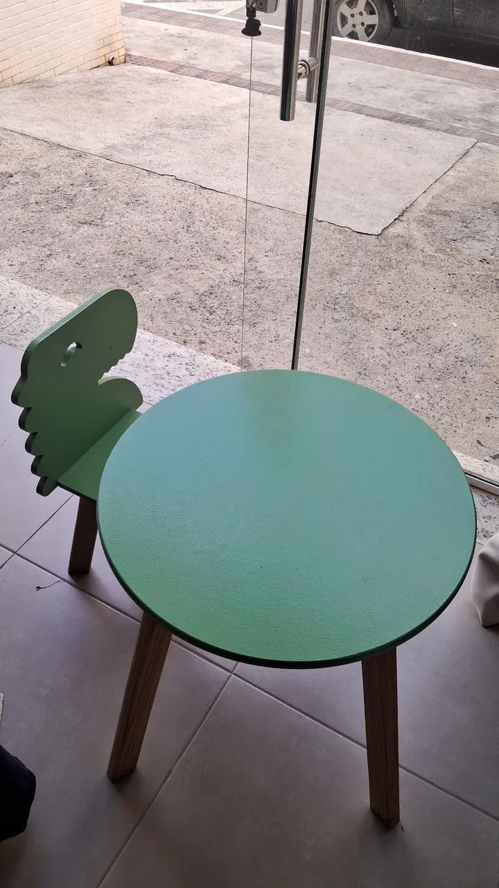 Mesa e cadeira infantil 