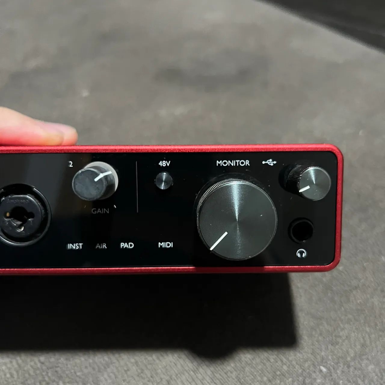 Interface de áudio Focusrite 4i4 3ºgen - Foto 2