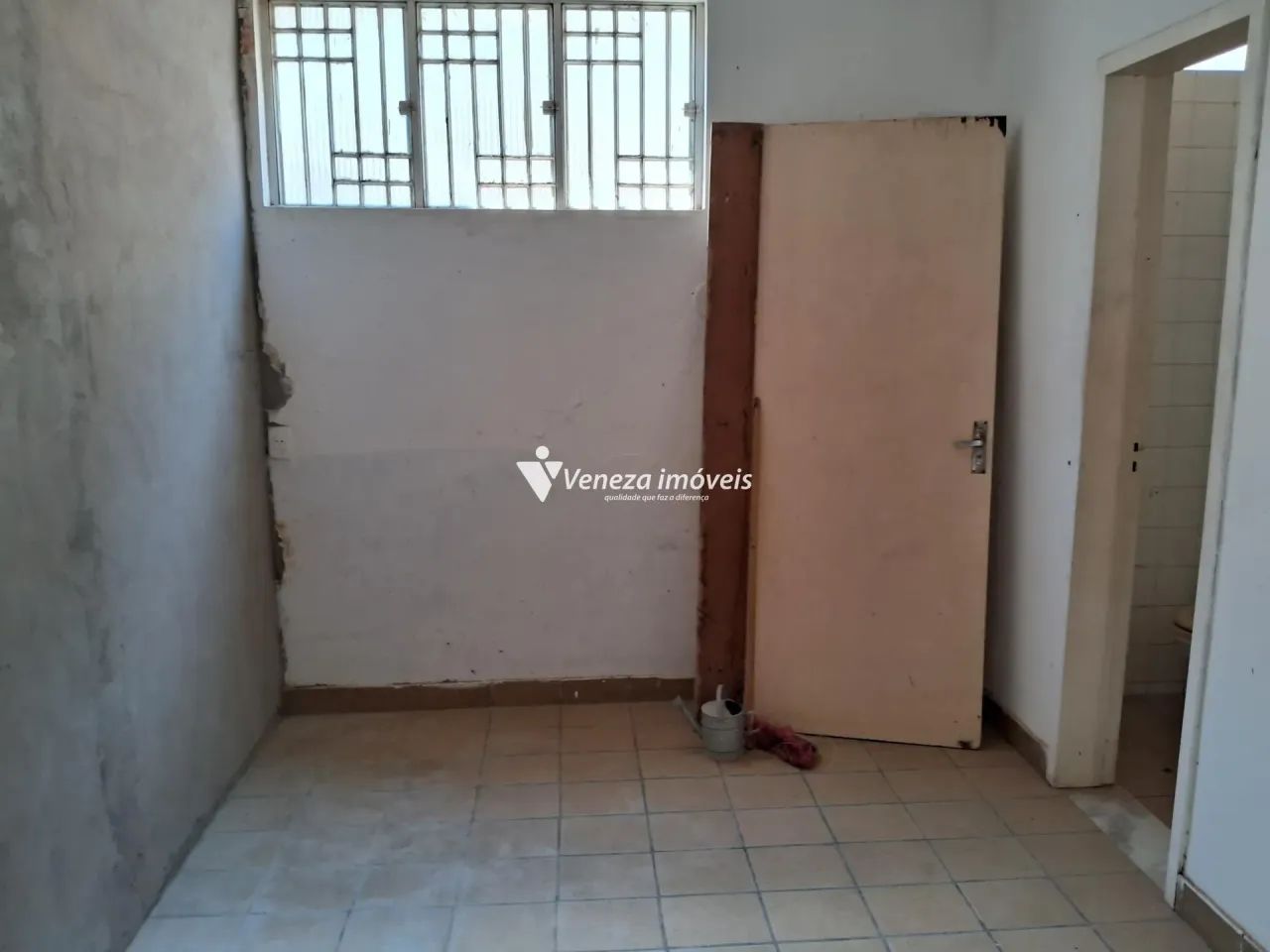 Sala comercial com 03 salas e 02 banheiros para aluguel - Foto 4