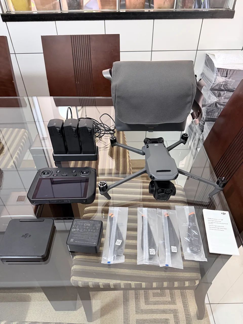 DJI MAVIC 3 PRO COMBO FLY MORE - IMPECÁVEL 