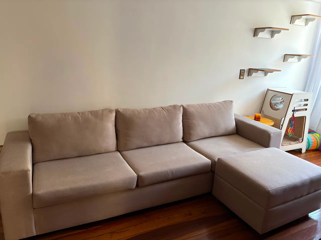 Sofá 4 lugares com puff separado  - Foto 2