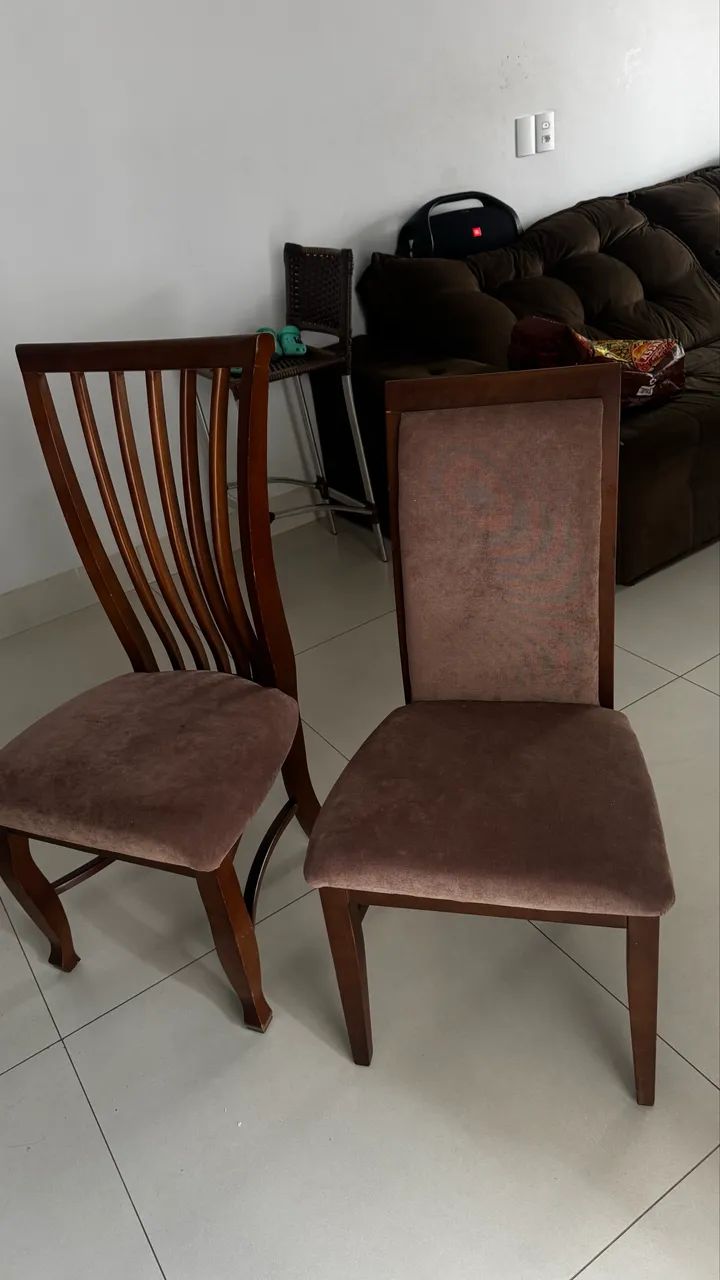 Vendo  8 cadeiras em MADEIRA  - Foto 4