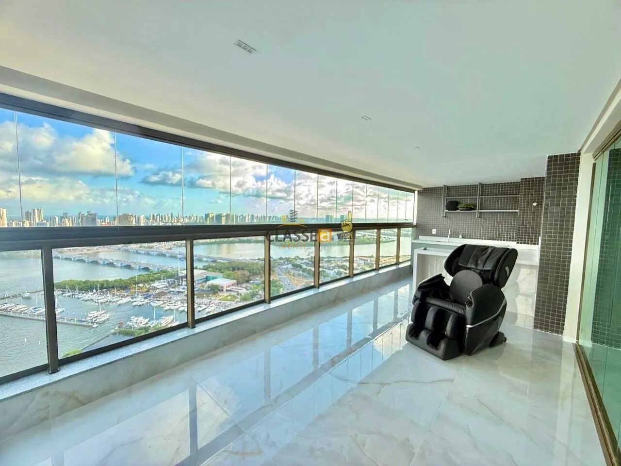 Apartamento Reformado 3 suítes no Mirante do Cais