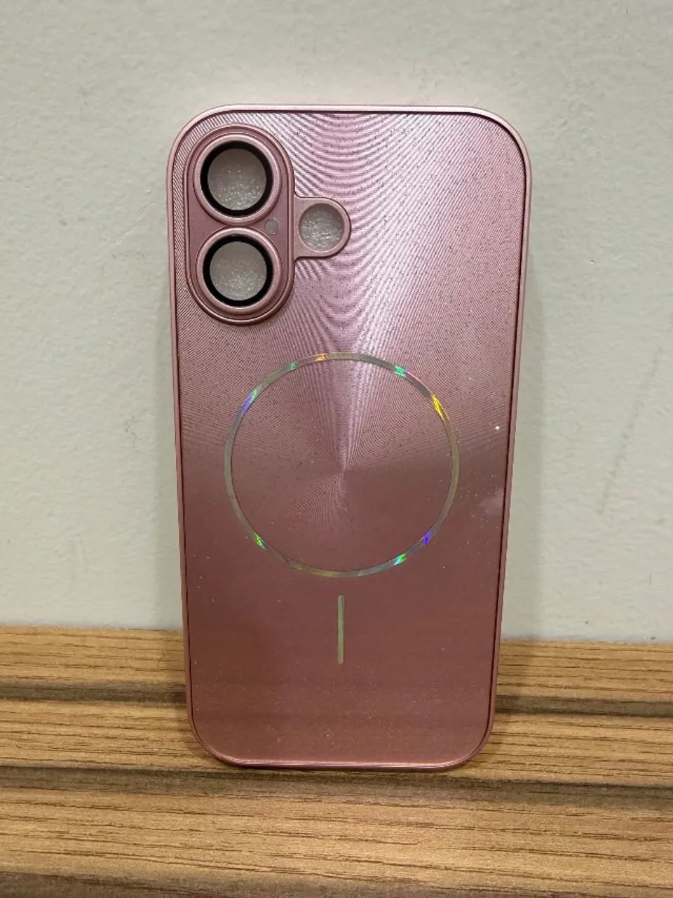 Capinha IPhone 17 rosa com brilho