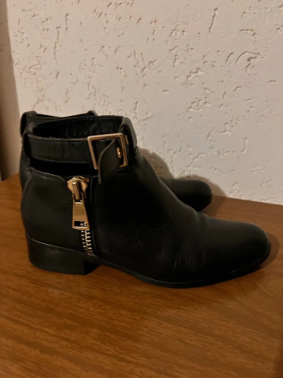 Bota cano curta preta