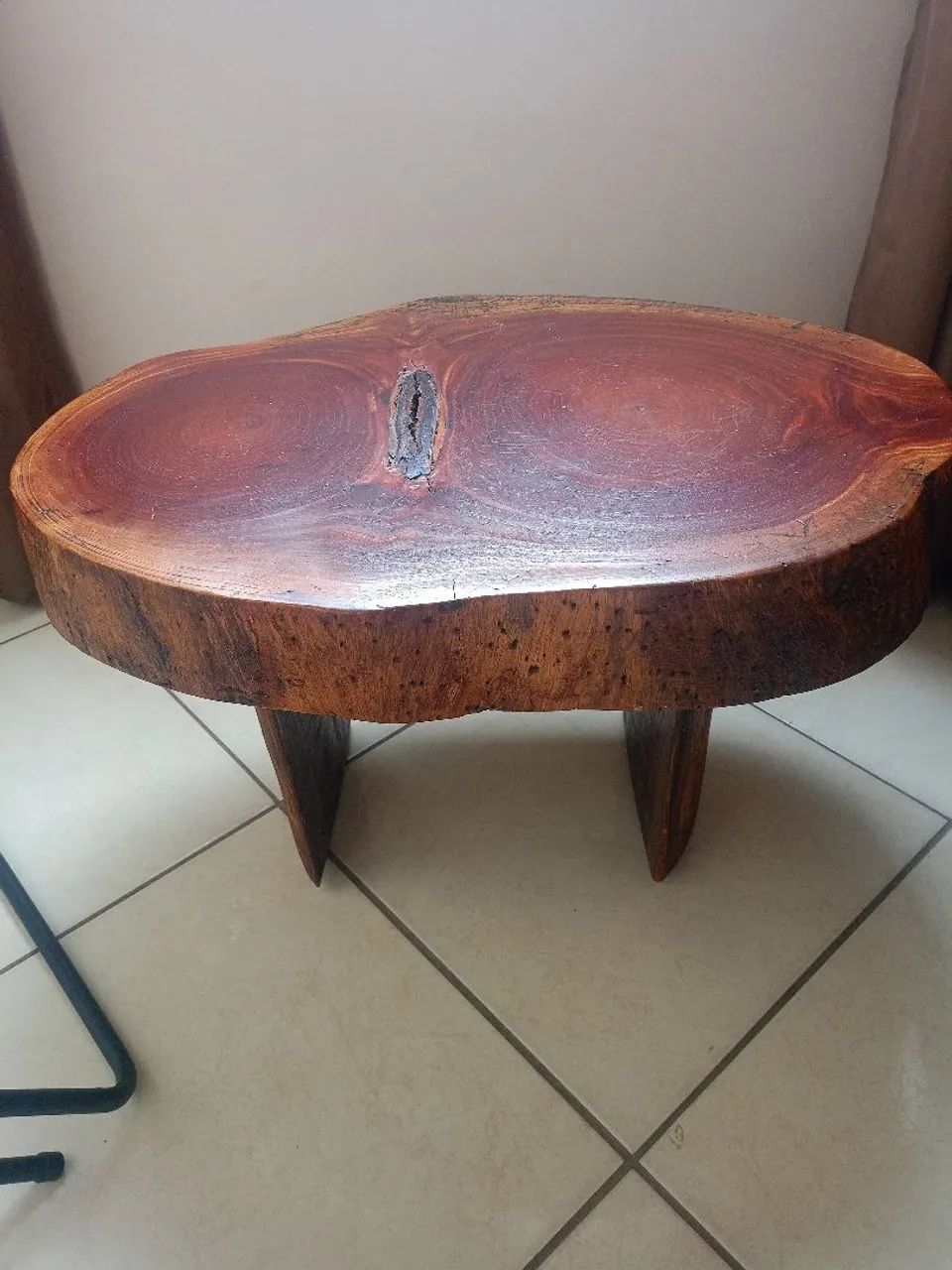 Mesa de Centro Rústica - Madeira Maciça  - Foto 2