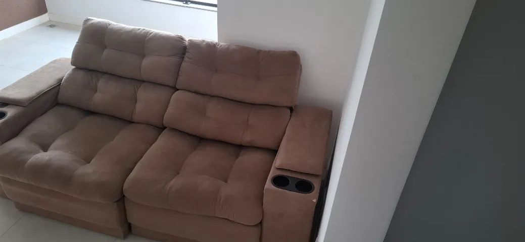 Sofá retrátil com porta USB nos braços  - Foto 2