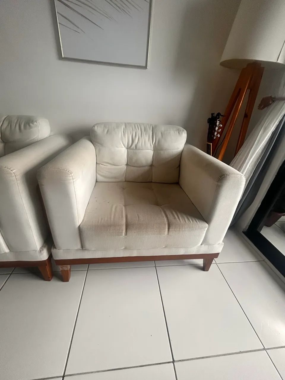 Par de Poltronas em Madeira Maciça - Design Elegante e Muito Confortáveis - Foto 3