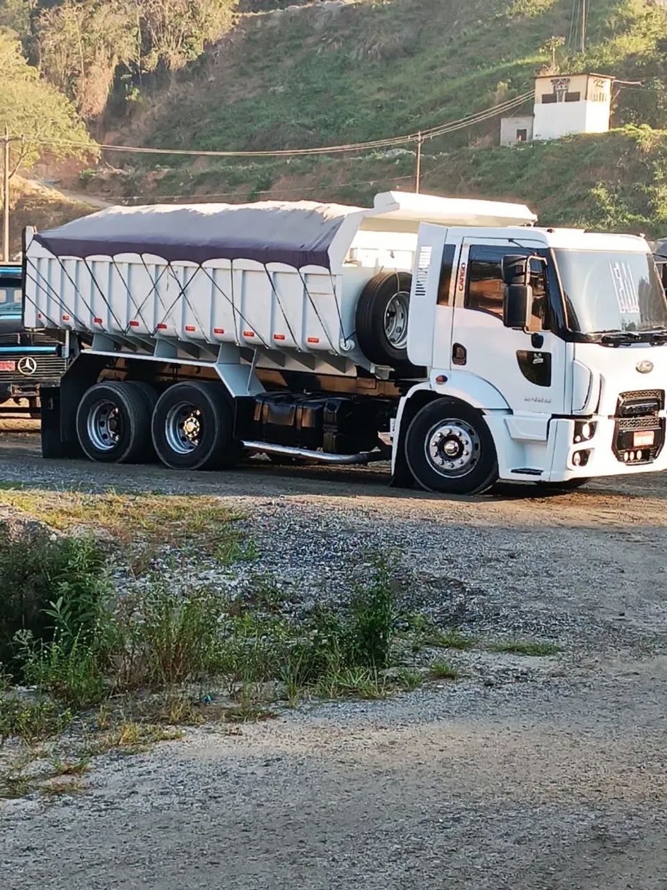 Venda de caminhão fechado de mineral em geral.  - Foto 6