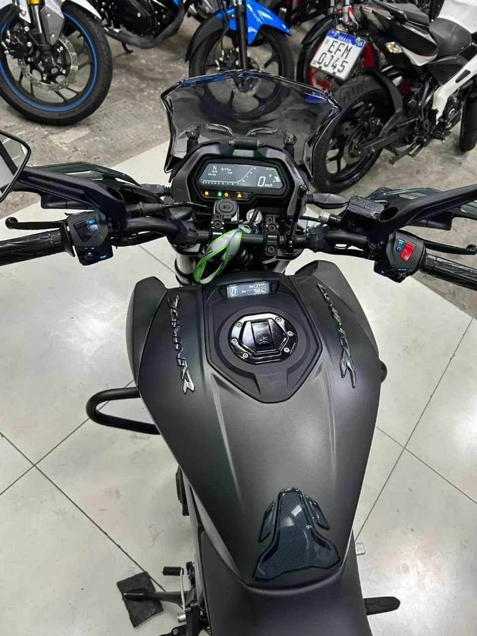 BAJAJ DOMINAR 400 - Foto 4