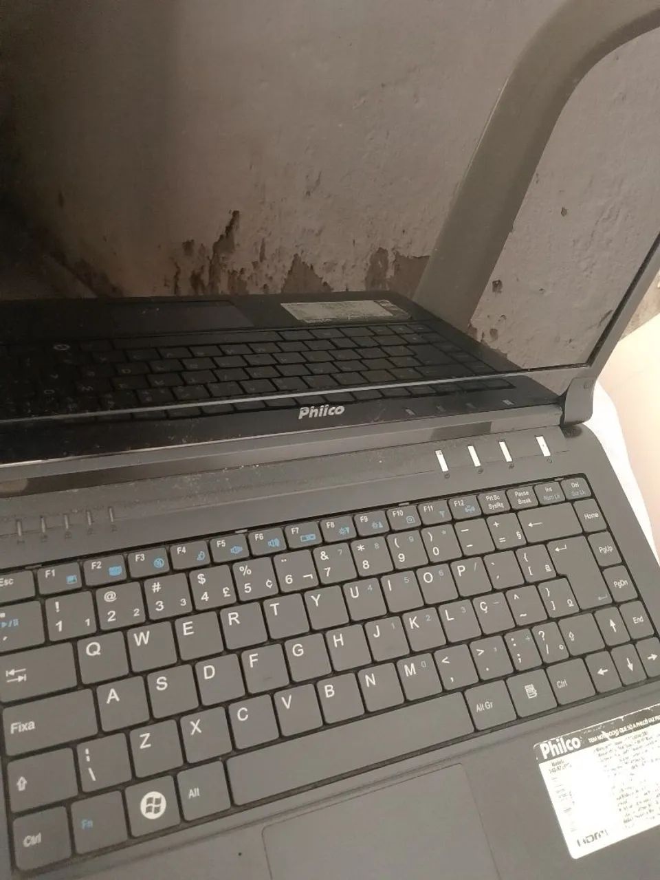 Notebook Philco Athon x2 com defeito para retirar peças 
