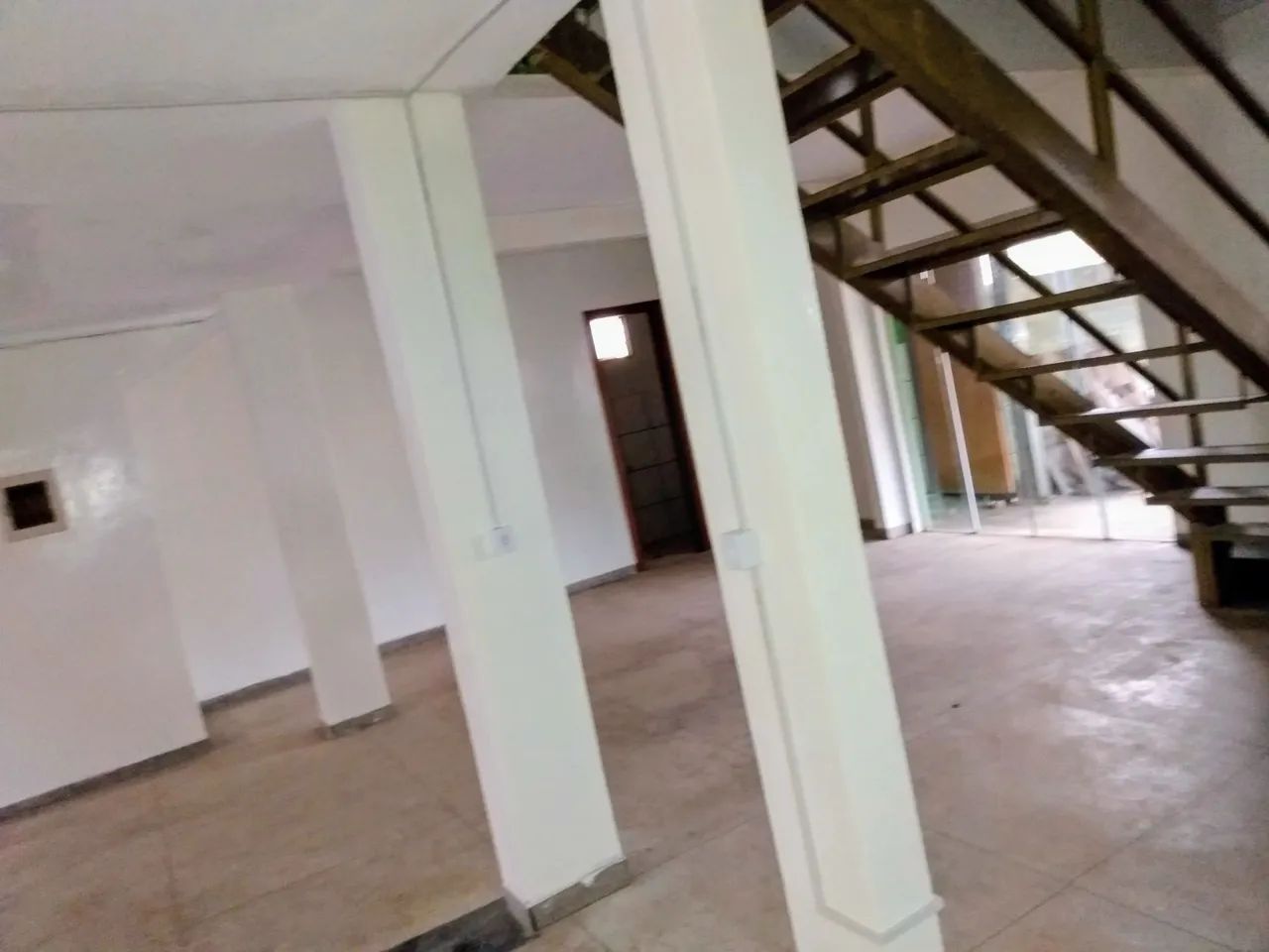 Sobrado tipo galpão -300 MT. - Foto 5