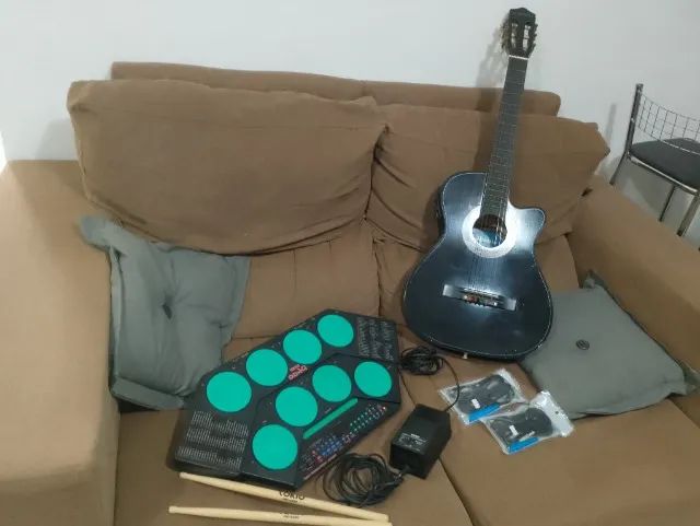 Vendo bateria eletrônica, um violão elétrico e um meia lua - Foto 5