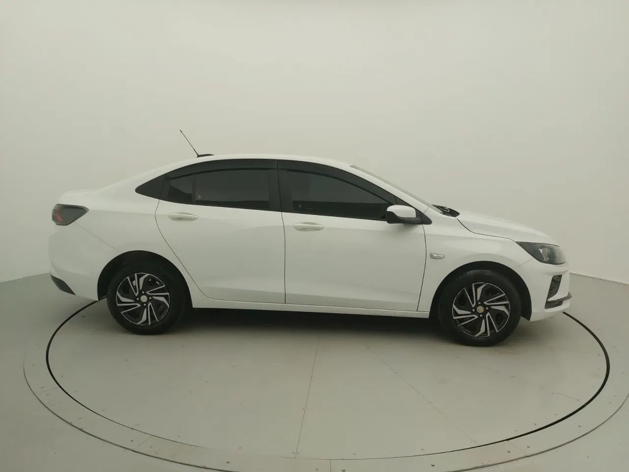 Chevrolet Onix Activ 1.4 8V Flex Aut. 4P, foto 6 de 18