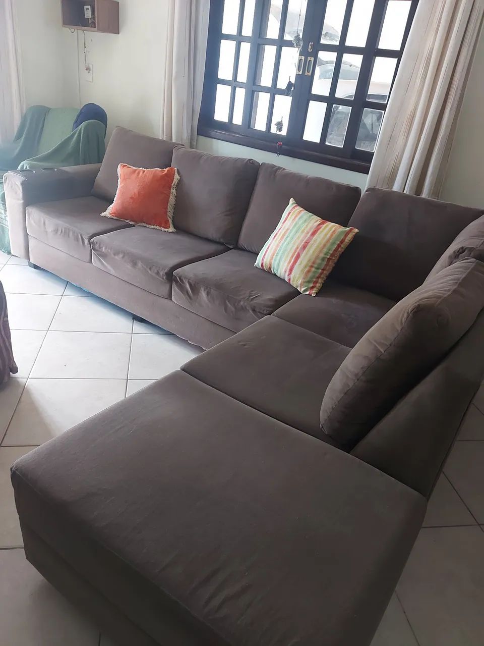 SOFÁ 5 LUGARES COM CHAISE