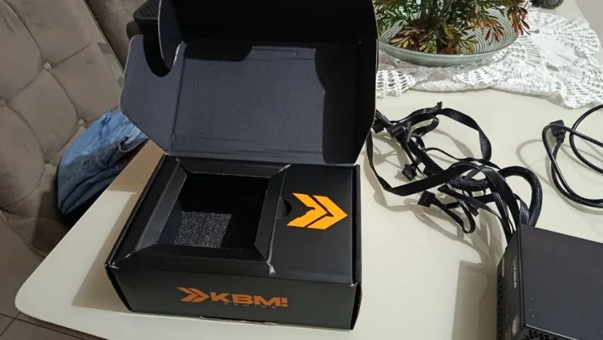 Fonte 650W 80 Plus Bronze KBM! Gaming + Caixa | Excelente Estado - Foto 4