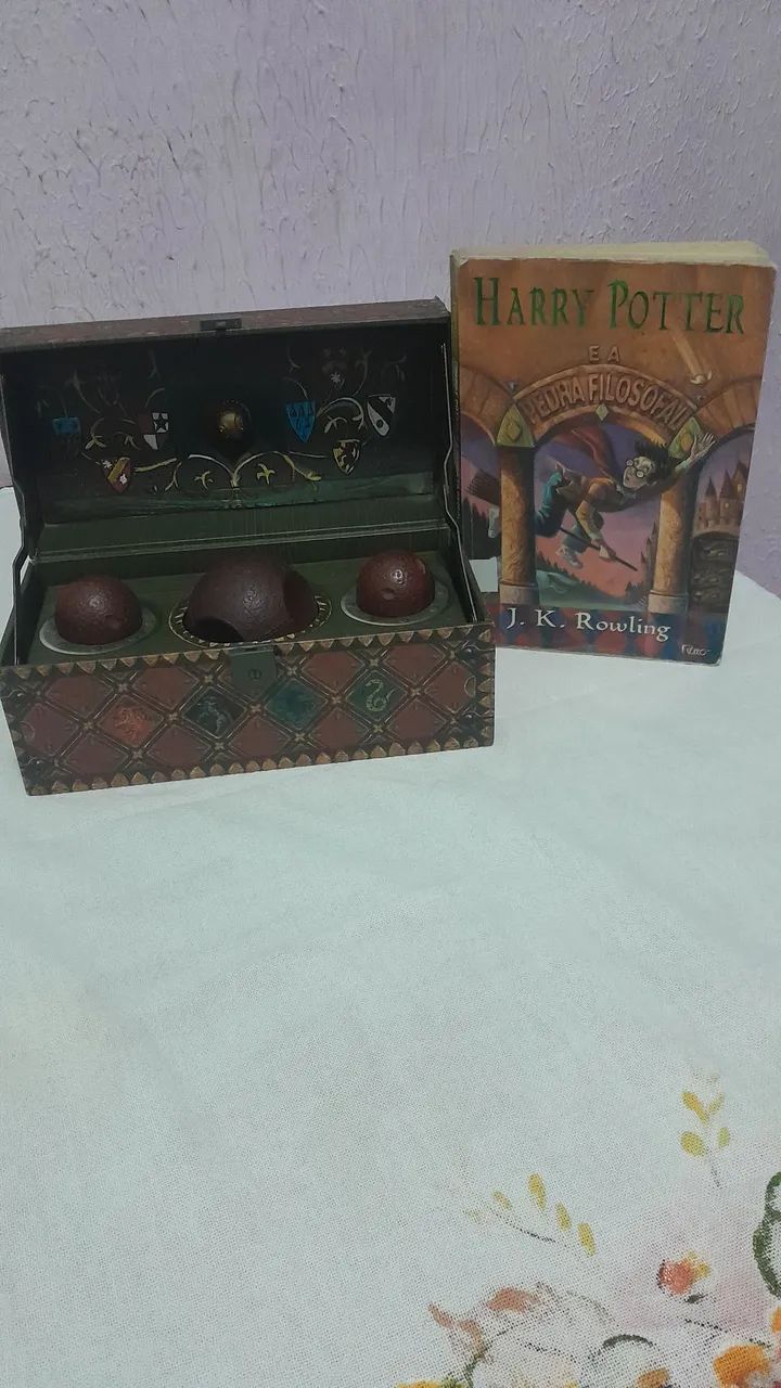 Baú Quadribol + livro HARRY POTTER - Foto 4