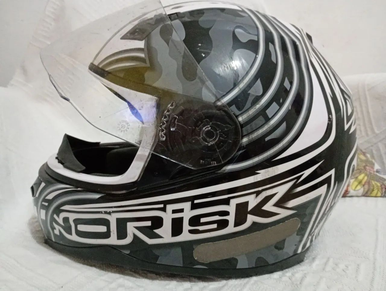 Capacete norisk em ótimo estado Tam 58. 250 reais. - Foto 3