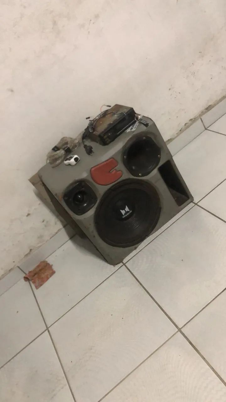 Vendo ou troco caixa trio - Foto 2