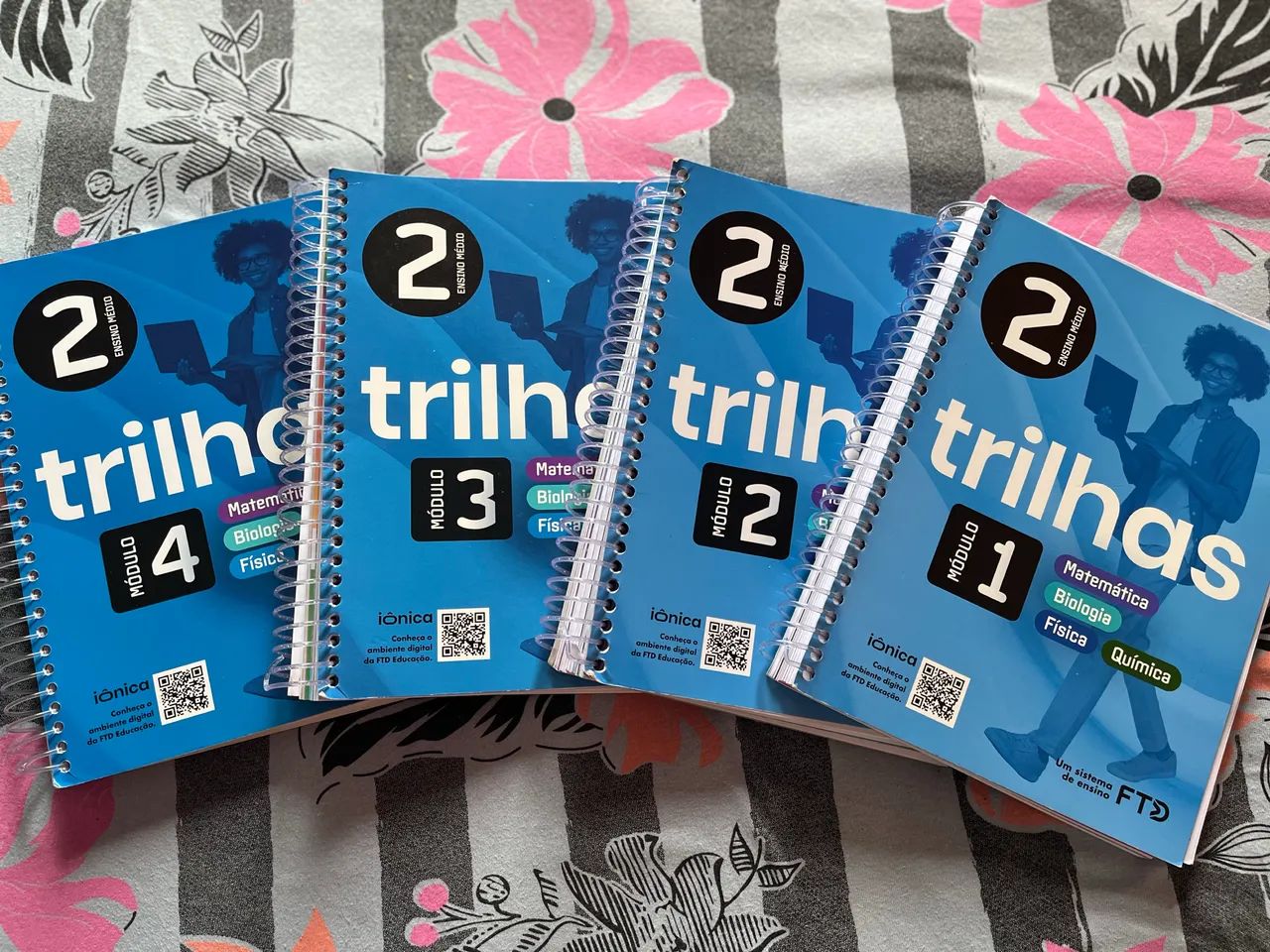 Livros Trilhas Do 2° Ano do Ensino Médio - Usados - Livros e