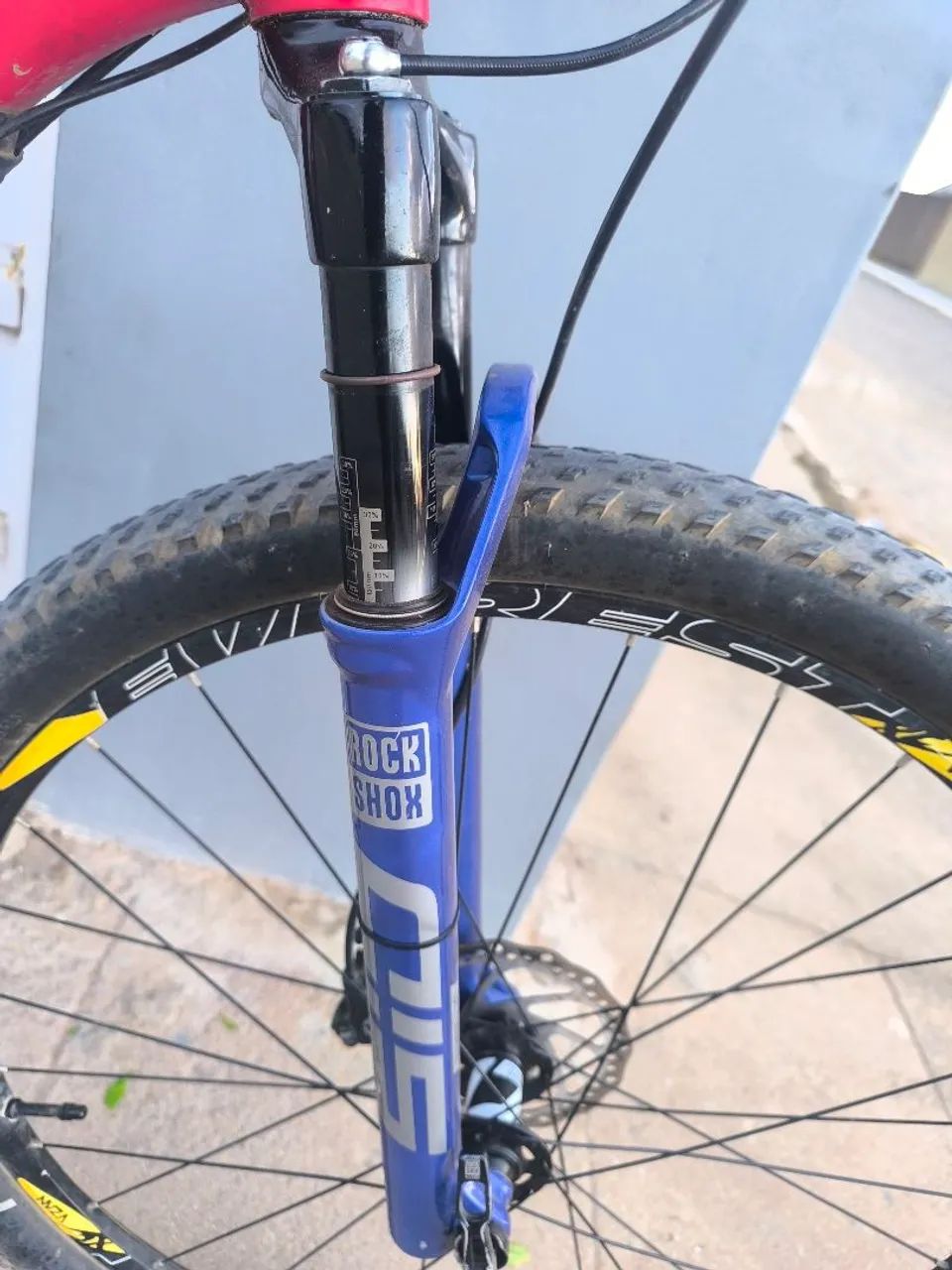Bike Specializer roknopper aro 29 com suspensão SID original  - Foto 4