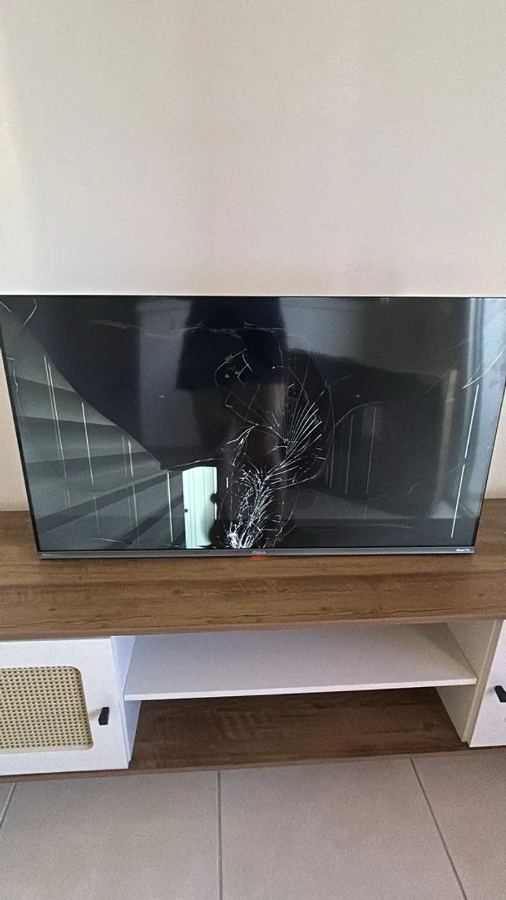 TV PHILCO 40p - NOVA COM DEFEITO - Foto 4