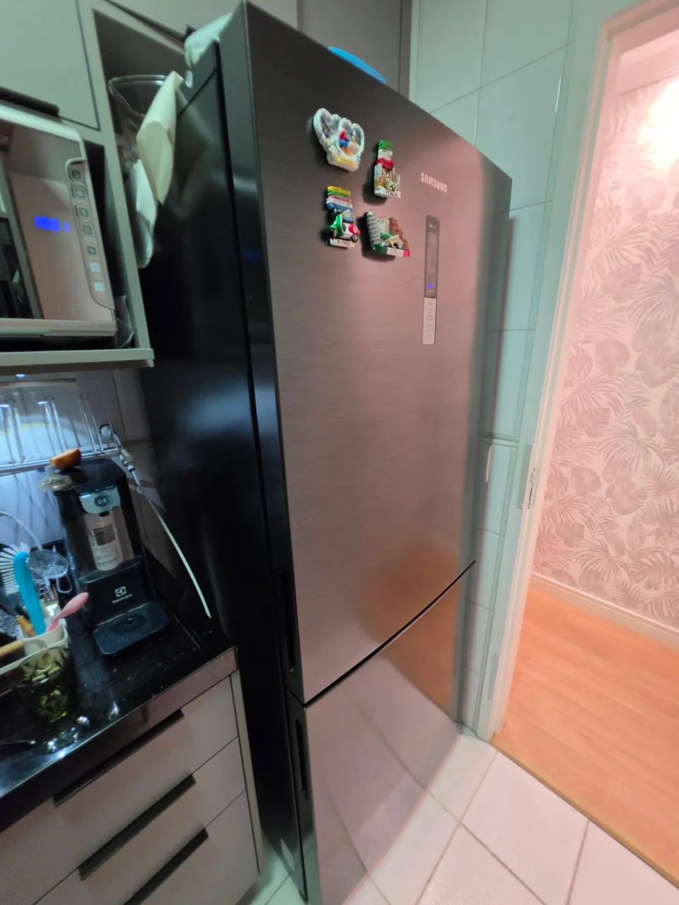 GELADEIRA SAMSUNG INVERSE BAROSA 435L BLACK INOX C/ PRATELEORA DE VINHO EM ÓTIMO ESTADO!!! - Foto 3
