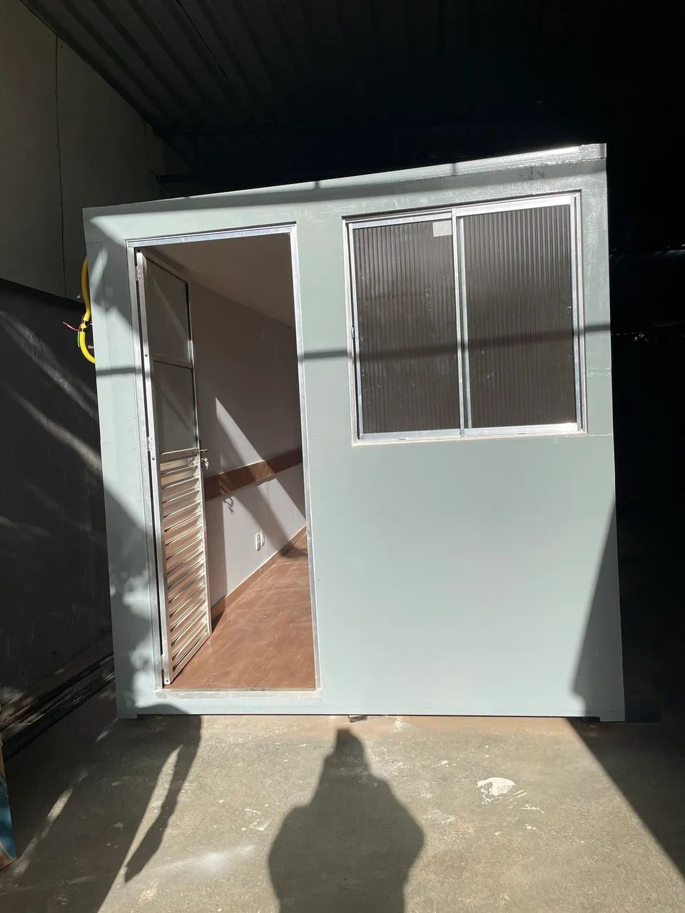CONTAINER ESCRITÓRIO PARA OBRA - COMPLETO E PRONTO PARA USO!  - Foto 2