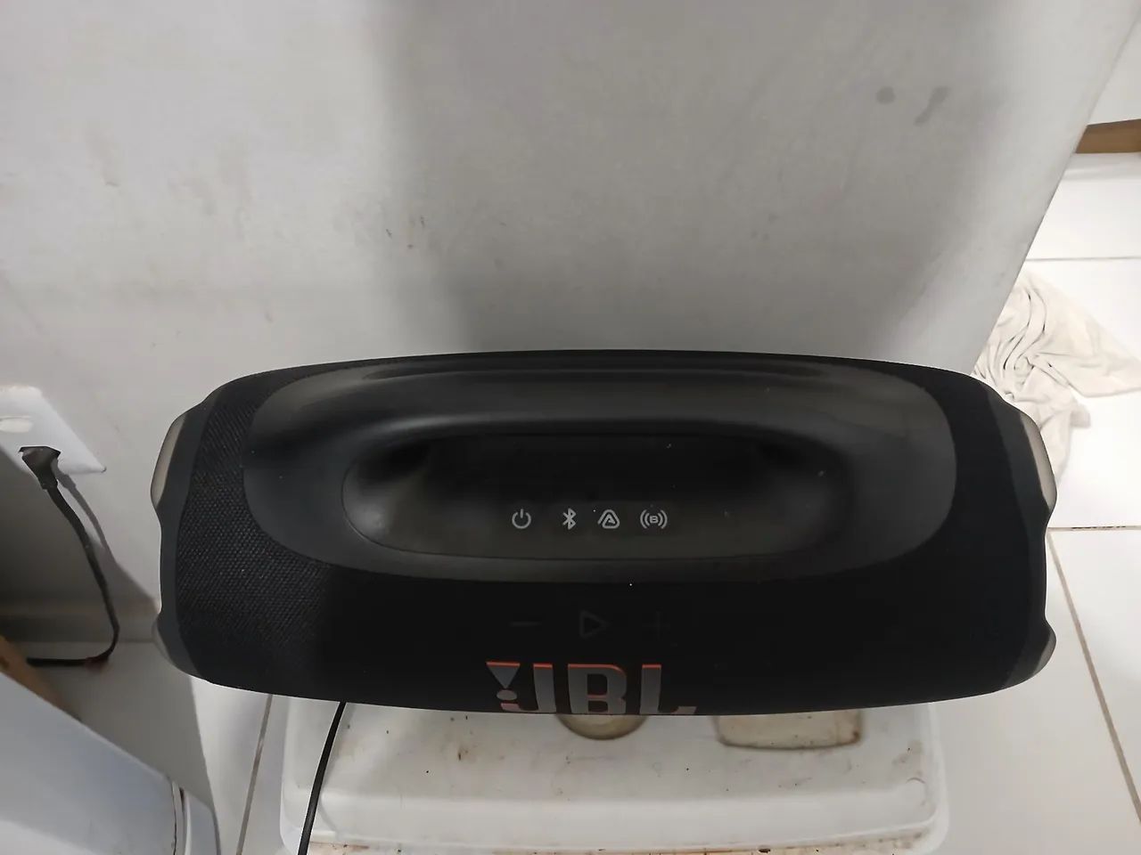Vendo bombox 4 nova na caixa um mês só de comprado - Foto 2
