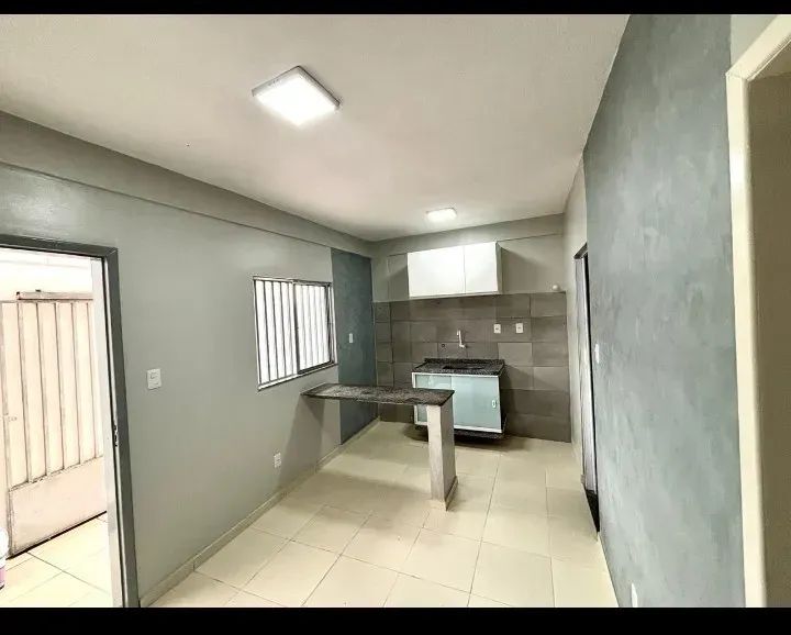 RR Alugo com garagem no Marco