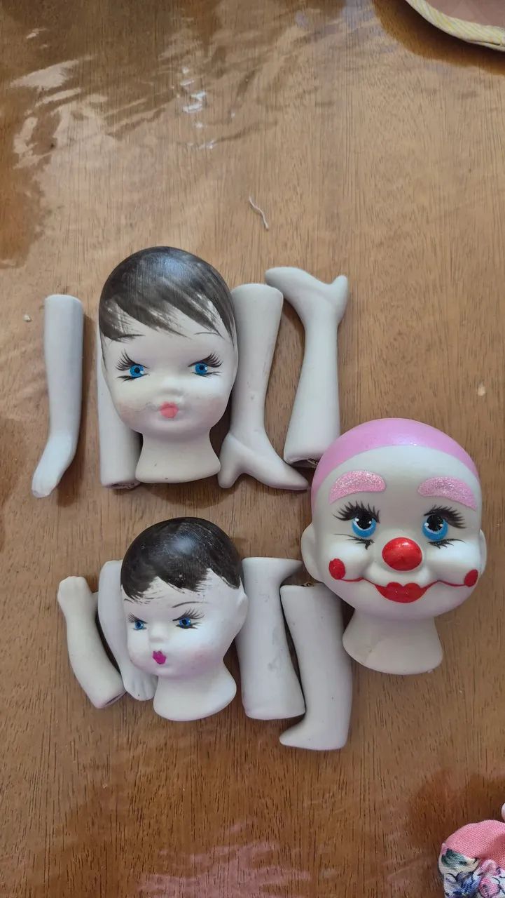 Kit para montagem de 6 bonecas com vestidos 