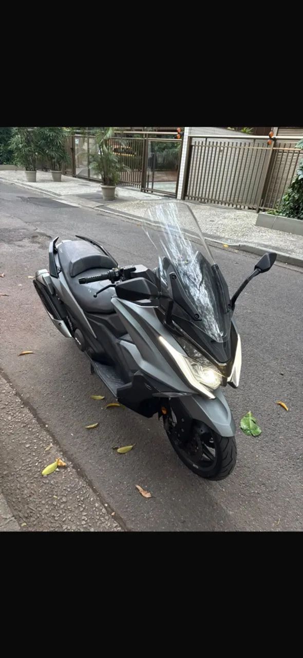 AK 550 com baixo km e impecável  - Foto 2