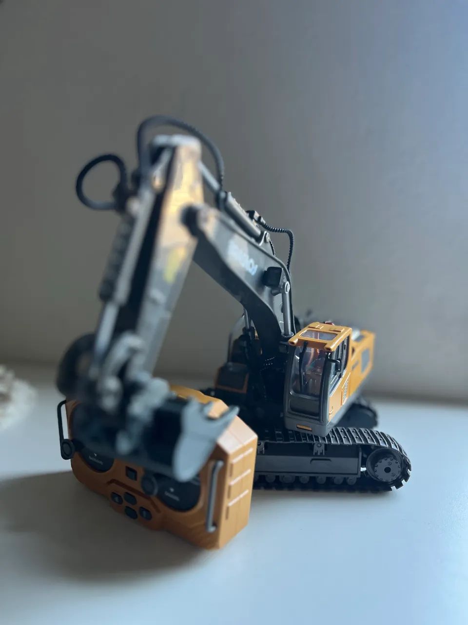 Escavadeira com controle remoto! - Foto 2