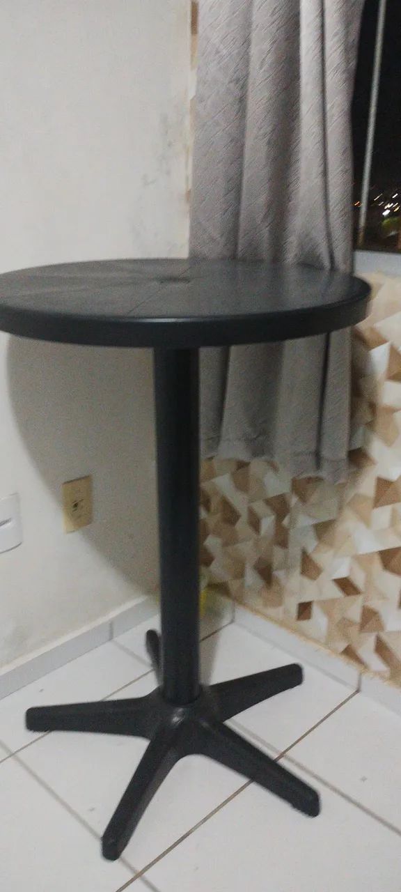 Vendo mesa de plástico redonda preta nova - Foto 2